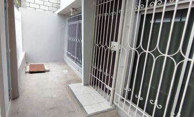 SE VENDE CASA CON SUITE y PARQUEO EN LA PRADERA 1, SUR DE GUAYAQUIL