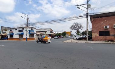 SE VENDE CASA CON SUITE y PARQUEO EN LA PRADERA 1, SUR DE GUAYAQUIL