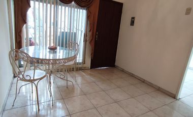 SE VENDE CASA CON SUITE y PARQUEO EN LA PRADERA 1, SUR DE GUAYAQUIL