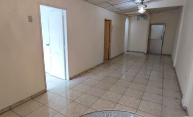 SE VENDE CASA CON SUITE y PARQUEO EN LA PRADERA 1, SUR DE GUAYAQUIL
