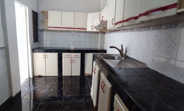 SE VENDE CASA CON SUITE y PARQUEO EN LA PRADERA 1, SUR DE GUAYAQUIL