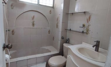 SE VENDE CASA CON SUITE y PARQUEO EN LA PRADERA 1, SUR DE GUAYAQUIL