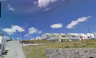 Casa en Fraccionamiento Ubicada en Colonia Lomas de Galicia con 3 Recamaras y 176m2, a unos minutos del Instituto Educativo Ammadeus Ac.