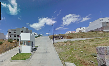 Casa en Fraccionamiento en Privada Portanova con 4 Recamaras y 176m2 entre Av Solidaridad y a unos minutos del polideportivo.  -