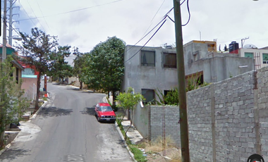 Casa en colonia Lomas del Lago con 3 Recamaras y 170m2 entre Av. Calzada Luis Moya.