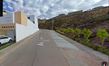 Casa Ubicada en Colonia Lomas del Patrocinio con 3 Recamaras y 168m2 entre Av. José López Portillo y a unos minutos de la Unidad Academia de Derecho y