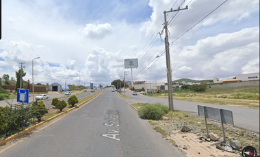 Casa en Fraccionamiento ubicada en Colonia La Toscana con 4 Recamaras y 200m2, a unos minutos del Club Social y Deportivo de Zacatecas.