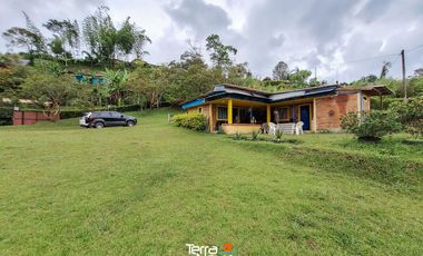 Finca con bonita vista en venta El Peñol