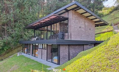Hermosa finca con acceso al embalse en venta El Peñol