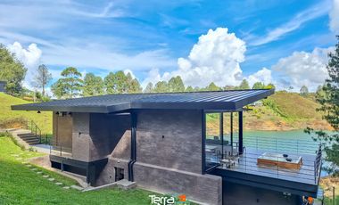 Hermosa finca con acceso al embalse en venta El Peñol