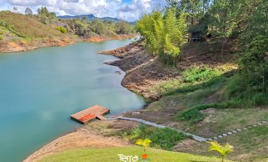 Hermosa finca con acceso al embalse en venta El Peñol