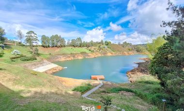 Hermosa finca con acceso al embalse en venta El Peñol