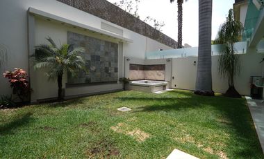 Casa moderna en Venta frente a parque dentro de Valle Real