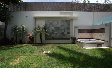 Casa moderna en Venta frente a parque dentro de Valle Real
