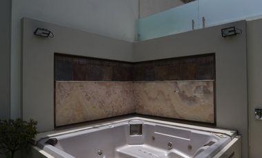 Casa moderna en Venta frente a parque dentro de Valle Real