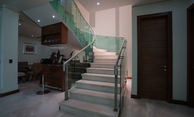Casa moderna en Venta frente a parque dentro de Valle Real
