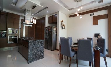 Casa moderna en Venta frente a parque dentro de Valle Real
