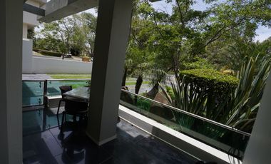 Casa moderna en Venta frente a parque dentro de Valle Real