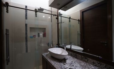 Casa moderna en Venta frente a parque dentro de Valle Real