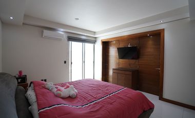 Casa moderna en Venta frente a parque dentro de Valle Real