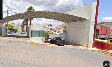 Casa en Fraccionamiento Ubicada en Privada la cañada con 3 Recamaras y 120m2 a unos minutos de Unid Campo Zacatecas.