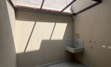 VIVIENDAS CON LOCAL COMERCIAL EN VENTA, Sector Ricaurte C1391