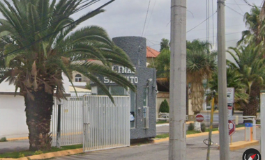 Casa en Fraccionamiento en colonia Colinas Del Saltito con 3 Recamaras y 186m2,  entre Av. La Salle y a unos minutos de Plaza Preparatoria Guadiana.