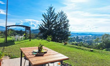 Finca con hermosa vista panorámica en venta Guatapé