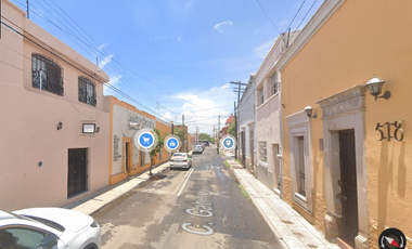 Casa Ubicada en Colonia Zona Centro con 3 Recamaras y 185m2 a unos minutos del Hospital AMCCI Hospital de especialidades.