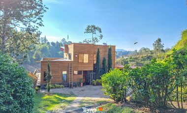 Finca con hermosa vista y acceso directo al embalse en venta Guatapé