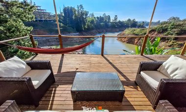 Finca con hermosa vista y acceso directo al embalse en venta Guatapé