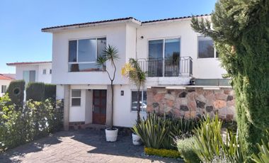 Casa en condominio en Renta en Bosques de Tarango