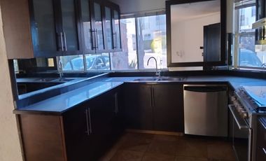Casa en condominio en Renta en Bosques de Tarango