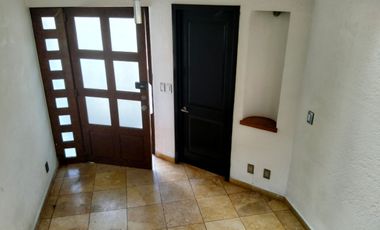 Casa en condominio en Renta en Bosques de Tarango