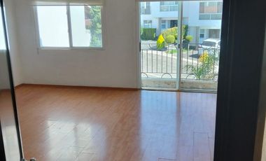 Casa en condominio en Renta en Bosques de Tarango