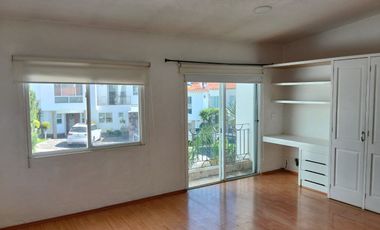 Casa en condominio en Renta en Bosques de Tarango