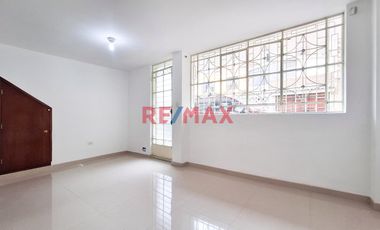 ¡Departamento En Venta! 1Er Piso En Urb. Previ Bocanegra - Callao
