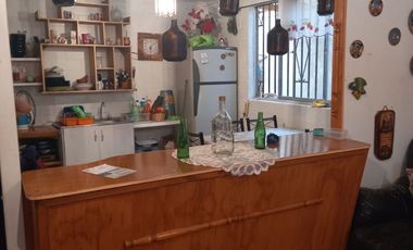 VENDE CASA PAREADA  de 2 pisos EN LINARES