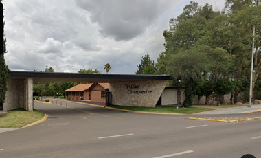 Casa en Fraccionamiento Ubicada en  colonia Villas Campestre con 4 Recamaras y 600m2 entre Av.  Blvd Domingo Arrieta, a unos minutos de Universidad Te