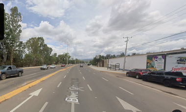 Casa en Fraccionamiento Ubicada en  colonia Villas Campestre con 4 Recamaras y 600m2 entre Av.  Blvd Domingo Arrieta, a unos minutos de Universidad Te