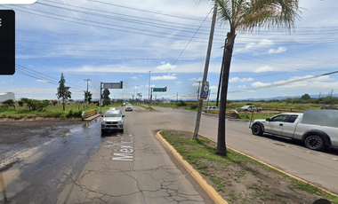 Casa en Fraccionamiento con 3 Recamaras y 253m2, con acceso controlado, a unos minutos de Universidad Tecnológica de Durango.