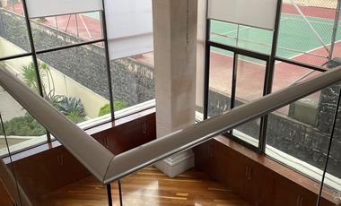 PRECIOSO DEPARTAMENTO DE DOBLE ALTURA EN JARDINES EN LA MONTAÑA