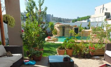 HERMOSA CASA INDEPENDIENTE. EXCLUSIVO SECTOR LOMAS DEL SOL QUILPUÉ