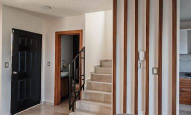 HERMOSA CASA DE TRES RECAMARAS CON CISTERNA DENTRO DE PRIVADA EN PACHUCA