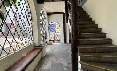 EXCELENTE CASONA UBICADA EN PLENO CENTRO HISTORICO