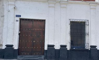 EXCELENTE CASONA UBICADA EN PLENO CENTRO HISTORICO
