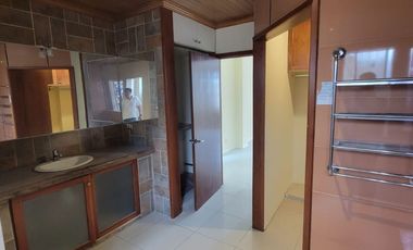 En venta casa esquinera ubicada en el Tornero, sector UESS, via Samborondon