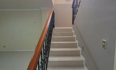 En venta casa esquinera ubicada en el Tornero, sector UESS, via Samborondon