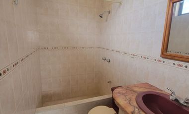 En venta casa esquinera ubicada en el Tornero, sector UESS, via Samborondon