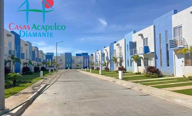 Casa en venta con jardín privado y vista a las áreas comunes